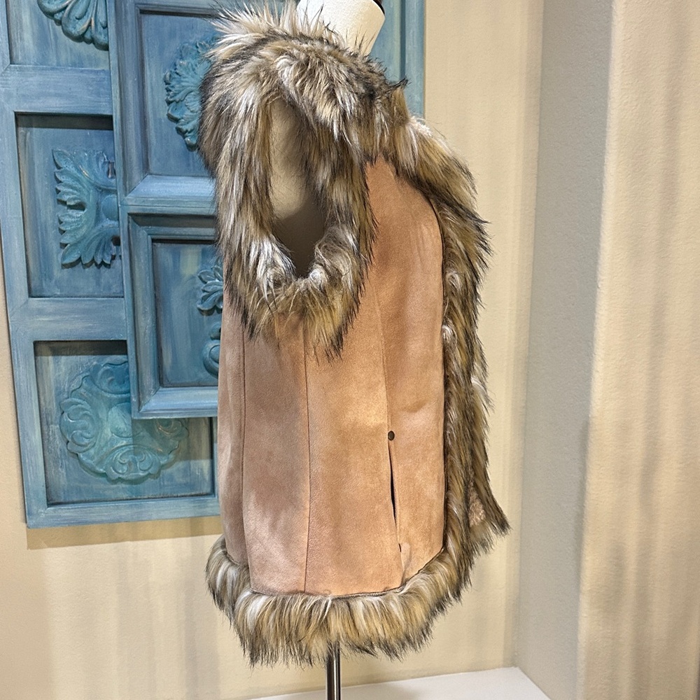 Faux Fur Trimmed Tan Vest - Picture 4 of 16
